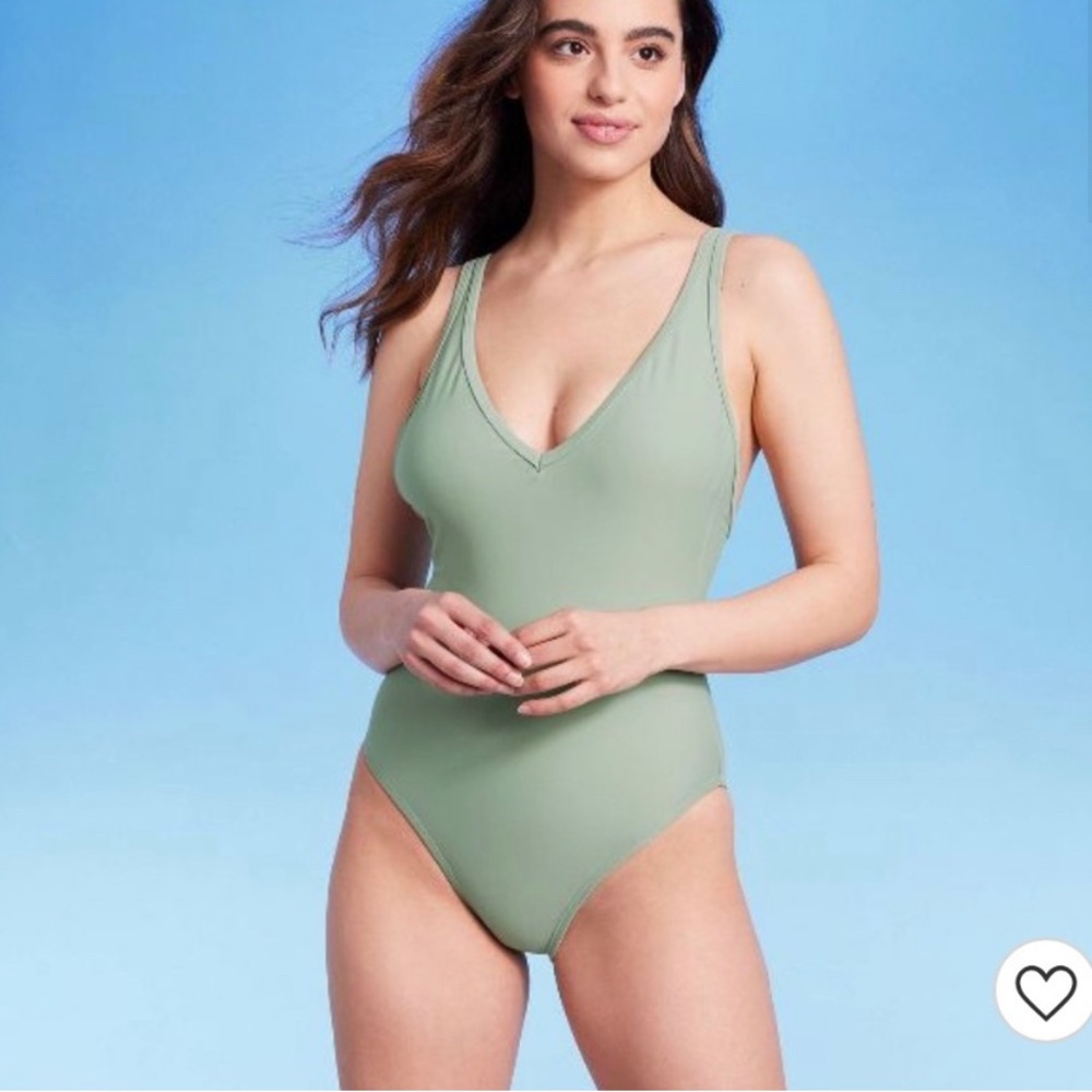 NWT KONA SOL // Soft Green One Piece Swimsuit with adjustable straps